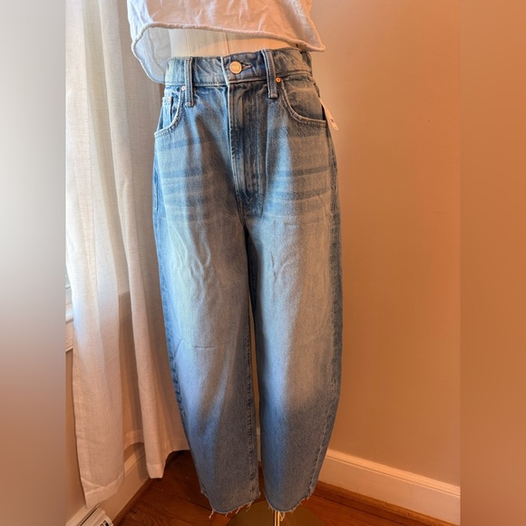MOTHER Denim - NWT Mother The Fangirl Hover Fray